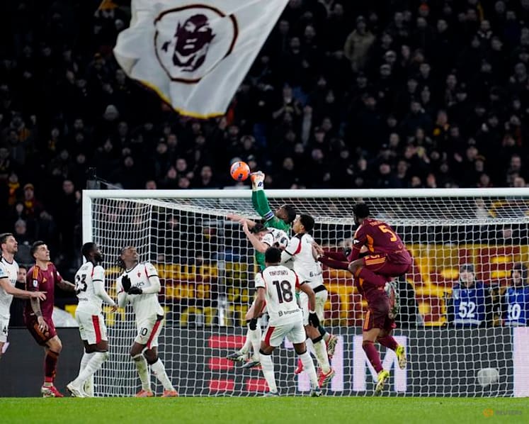 Milan held by Roma to leave Inter five clear at Serie A summit