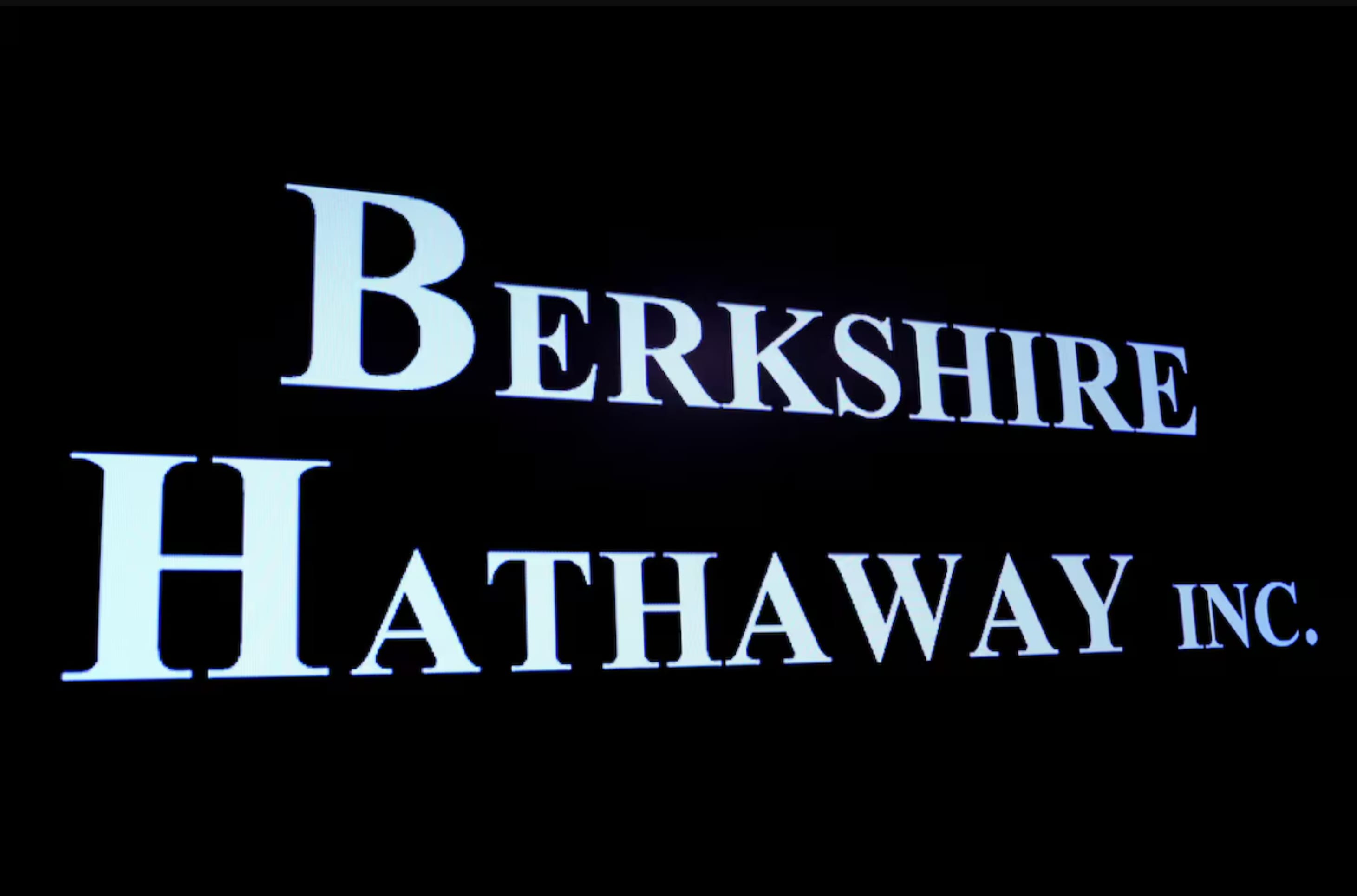 伯克希尔哈撒韦公司市值突破一万亿美元- 8world