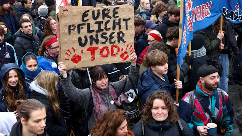 German parliament backs controversial military service law amid Russian threat