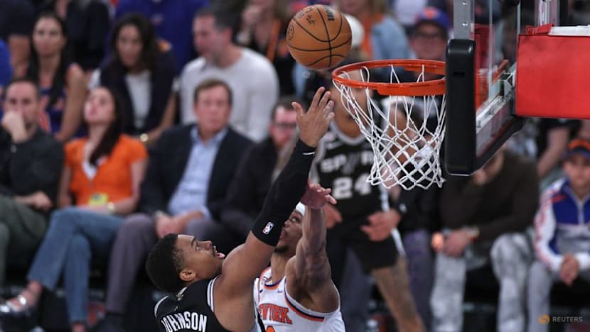 Spurs go into attack mode to top Knicks in Game 3