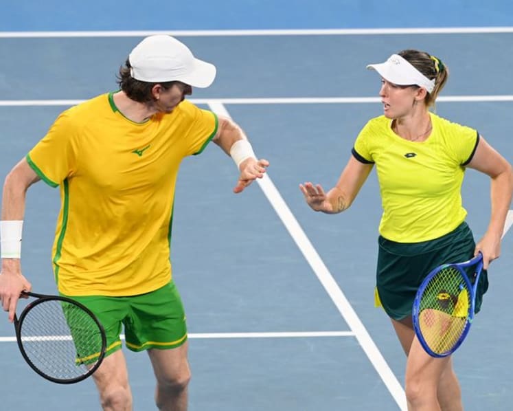 Swiatek leads Poland to victory over Australia in United Cup quarters