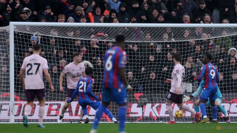 Schade and Mbeumo score to give Brentford 2-1 win at Palace