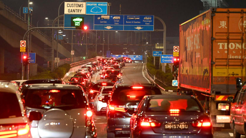 Pemeriksaan 100% pada kenderaan keluar S'pura akan jejas teruk pergerakan trafik, ganggu aliran perdagangan Pemeriksaan 100% pada kenderaan keluar S'pura akan jejas teruk pergerakan trafik, ganggu aliran perdagangan