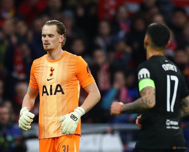 Tottenham's Tudor under fire for treatment of keeper Kinsky