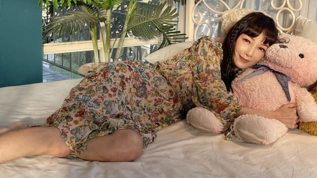 56岁女艺人分手25岁小鲜肉　揭对方夸张行径！