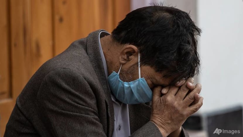 India reports 75,800 COVID-19 cases