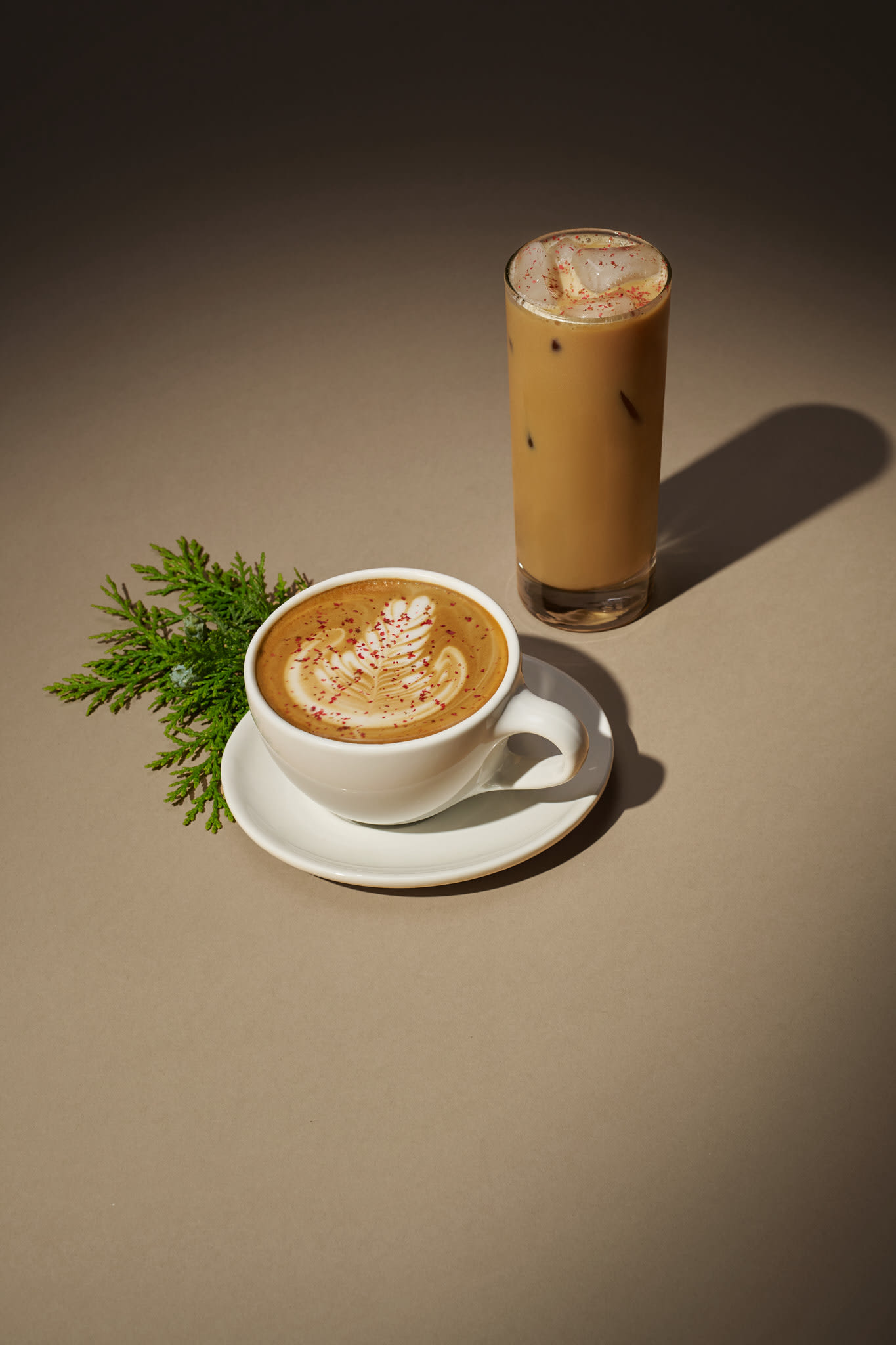 圣诞季的香气，从一杯精心冲泡的咖啡开始！ - vibes by 8world