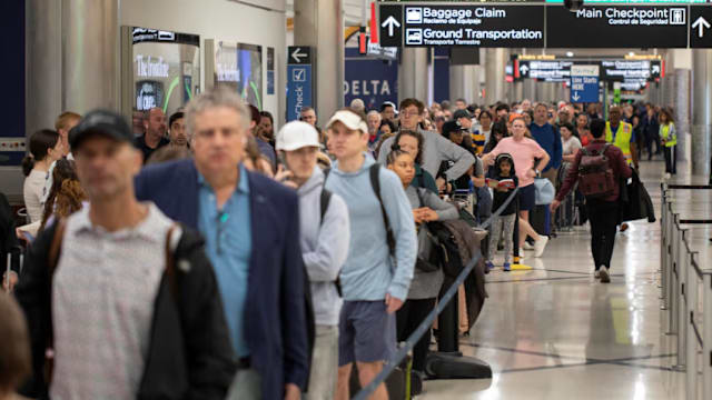 美国政府局部停摆进入第六周 众议院共和党否决跨党派方案 