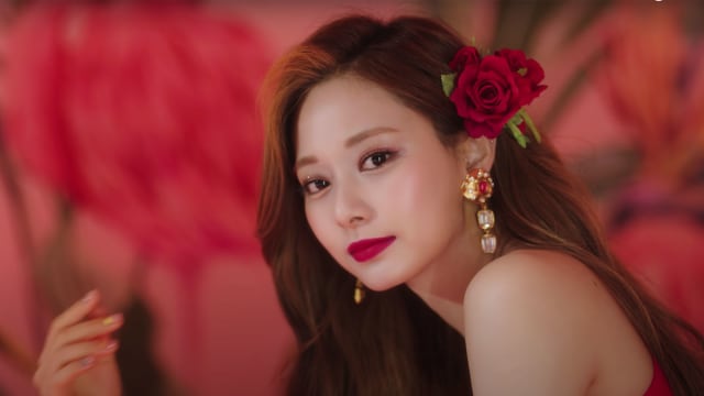 TWICE子瑜送上情人节礼物　罕见唱徐佳莹神曲