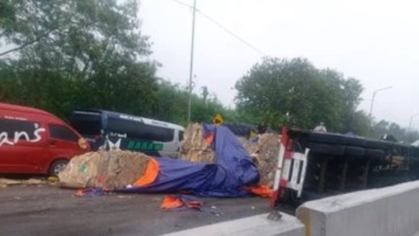Kecelakaan maut 17 kendaraan di Tol Cipularang, berikut nama korban tewas dan luka-luka Kecelakaan maut 17 kendaraan di Tol Cipularang, berikut nama korban tewas dan luka-luka