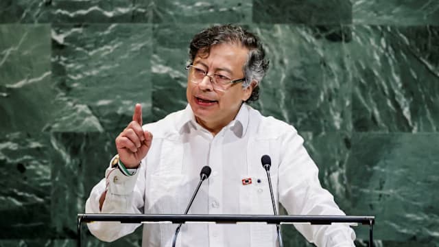 特朗普指哥伦比亚总统是毒枭 扬言停止援助