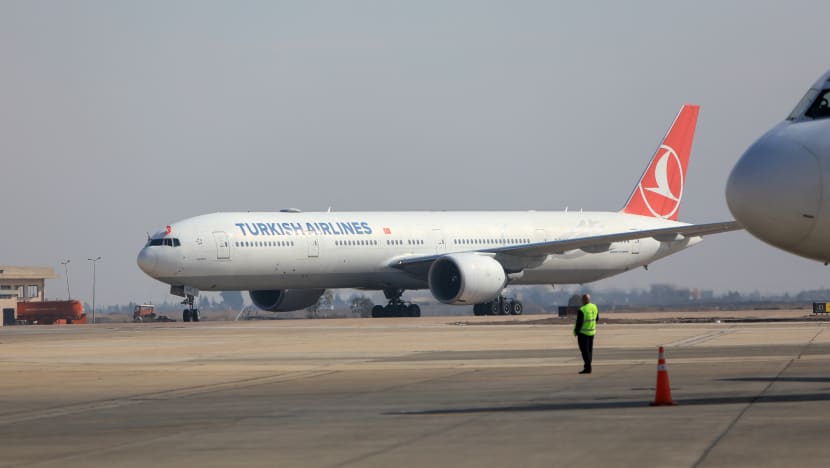 Lapangan Terbang Istanbul pertama di Eropah laksana operasi tiga landasan serentak Lapangan Terbang Istanbul pertama di Eropah laksana operasi tiga landasan serentak