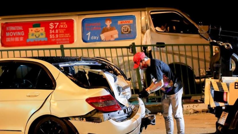 Lelaki 63 tahun dibawa ke hospital susuli kemalangan berantai di Woodlands Road Lelaki 63 tahun dibawa ke hospital susuli kemalangan berantai di Woodlands Road