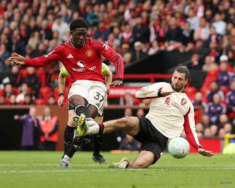 Late goal by Mainoo lifts Manchester United to 3-2 win over rivals Liverpool