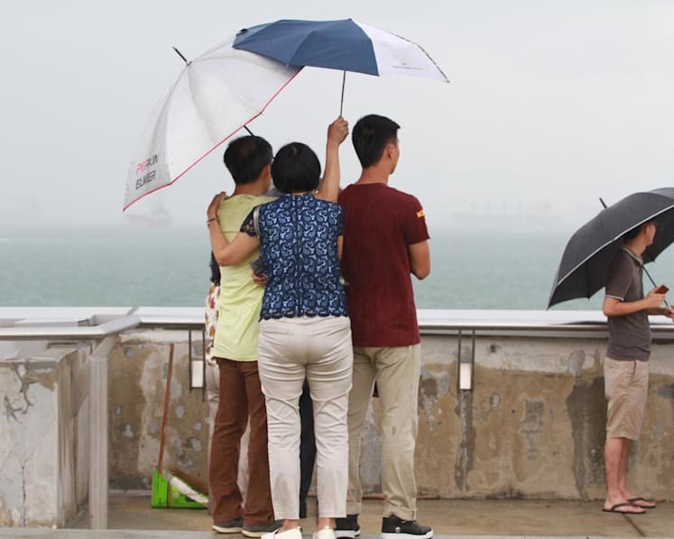 Singapore’s wet weather set to continue over Christmas and into January; temperatures could dip to 23°C