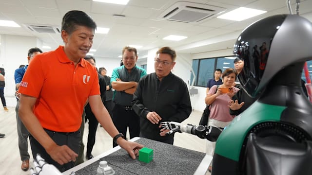 黄志明：AI转型须让员工共同受益