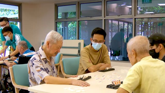 晨光|晨光聚焦：乐龄护理领域如何吸引国人加入？