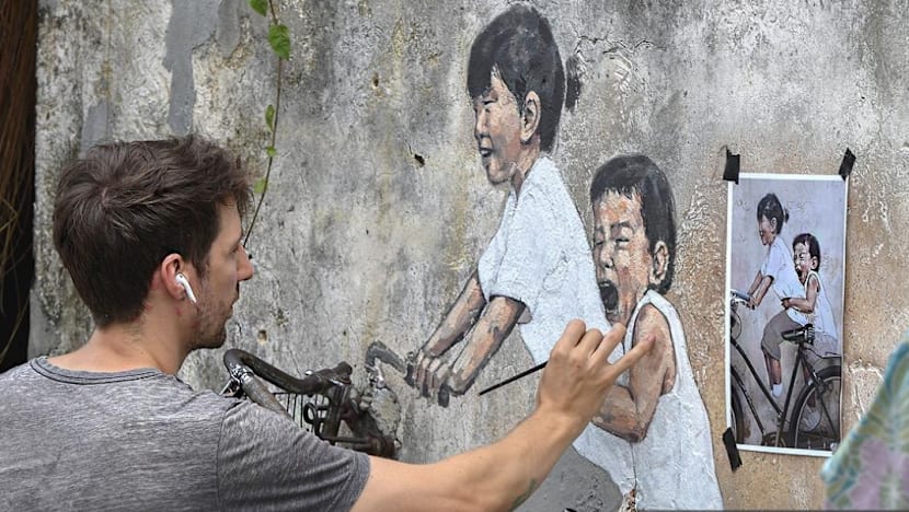 Pelukis 'Kids On Bicycle' saman AirAsia guna karya tanpa kebenaran