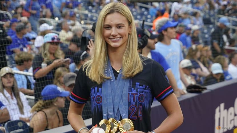 Canadian teen McIntosh shatters 400 metres freestyle record