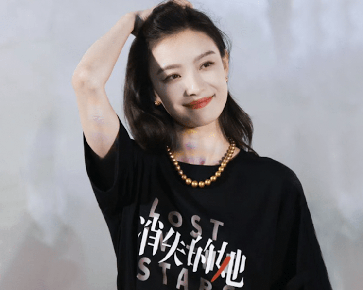 Chinese actress Ni Ni shows pearl necklaces are hot again – 6 cool new ways to wear them now