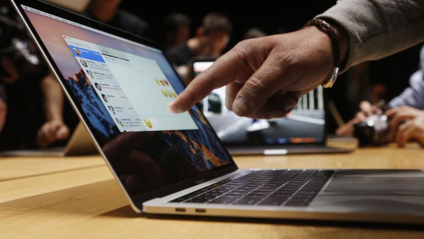 SIA bans some older 15-inch MacBook Pro laptops from flights