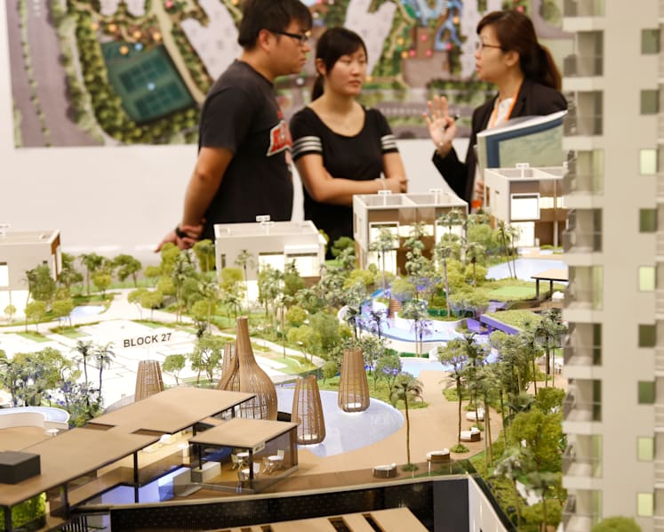 Private home sales drop 34% in Sept to year’s low