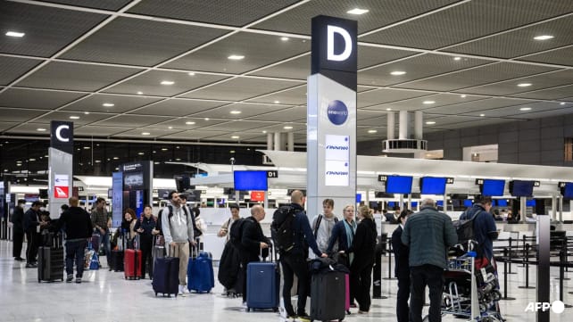 Japan's Narita Airport to build third runway