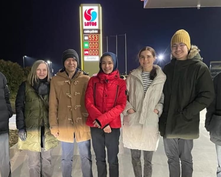 Singaporean among 12 people evacuated from Ukraine: Malaysia foreign ministry