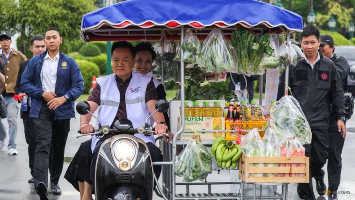 Thai consumer confidence drops to lowest in 8 months in April, survey shows