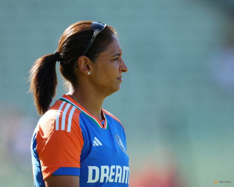 Kaur steps down as India women's team captain