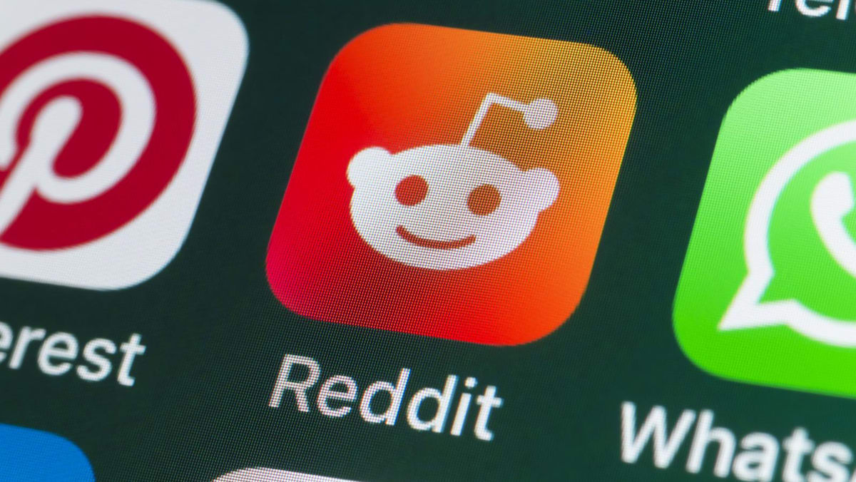 Snark subreddits: Why do we spend so much time on people and things we cannot stand?