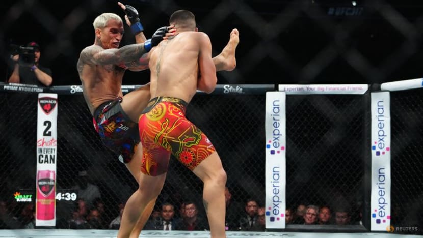 Topuria knocks out Oliveira to win UFC lightweight title