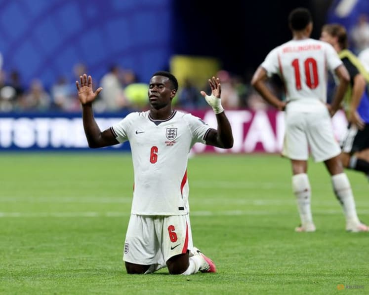England's bid to hang on blown apart by Argentina masterclass