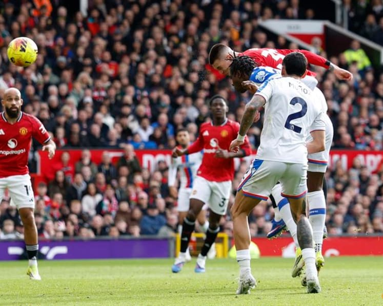 Man United climb to third in table with come-from-behind win over Palace