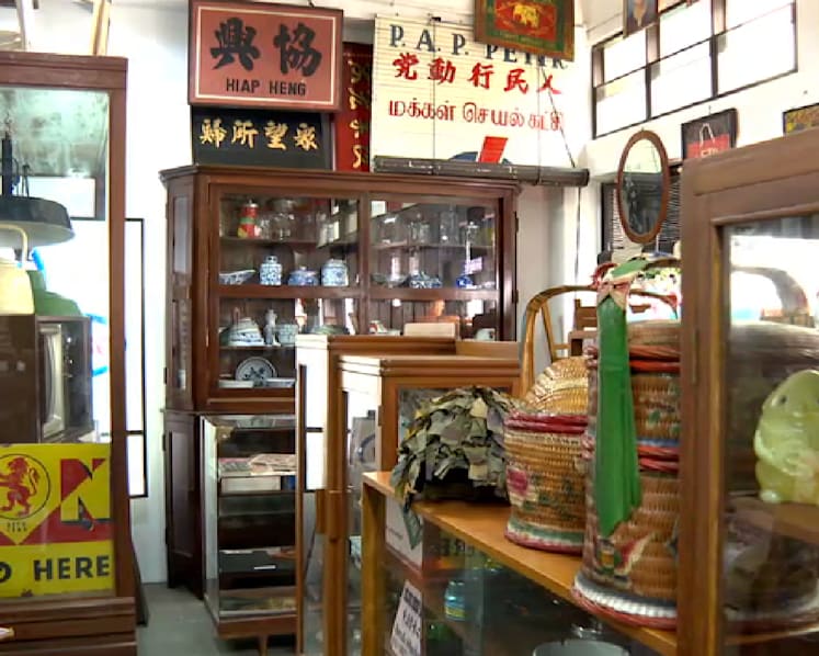 Some local antique stores see boost in sales of Singapore-related items