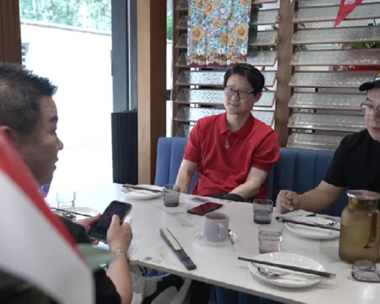Singaporeans living in China bond with locals over music and food