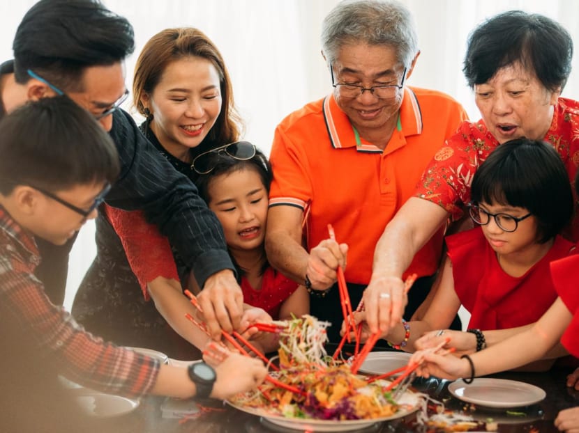 Lo hei cheat sheet: 5 things to know about yusheng, everyone's favourite Chinese New Year tradition Lo hei cheat sheet: 5 things to know about yusheng, everyone's favourite Chinese New Year tradition