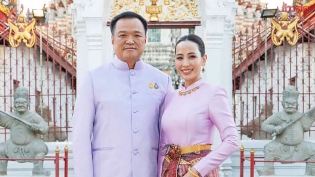 泰国首相夫人塔纳农  为网红咖啡店老板