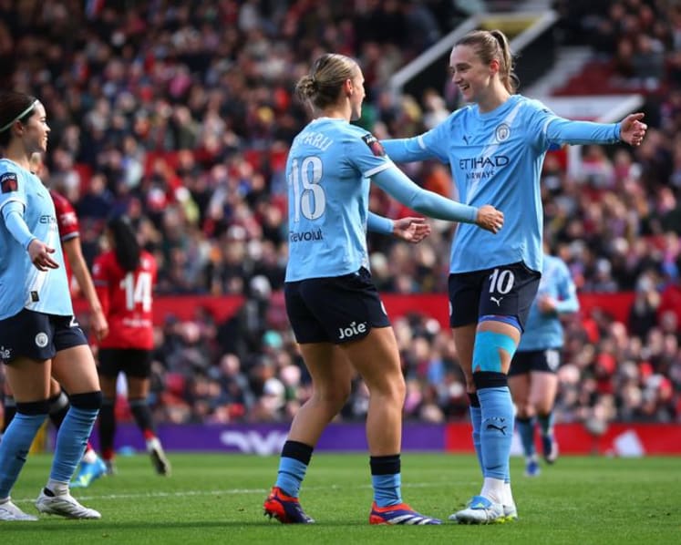 Man City close on WSL title with 3-0 derby win, Arsenal down Spurs