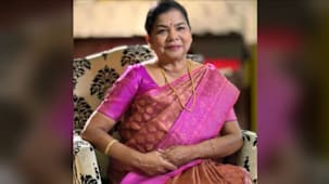 வாழ்நாள் சாதனையாளர் திருமதி பவளகாந்தம்