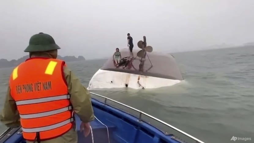 Death toll rises to 35 in Vietnam after Ha Long Bay tourist ferry sinks Death toll rises to 35 in Vietnam after Ha Long Bay tourist ferry sinks