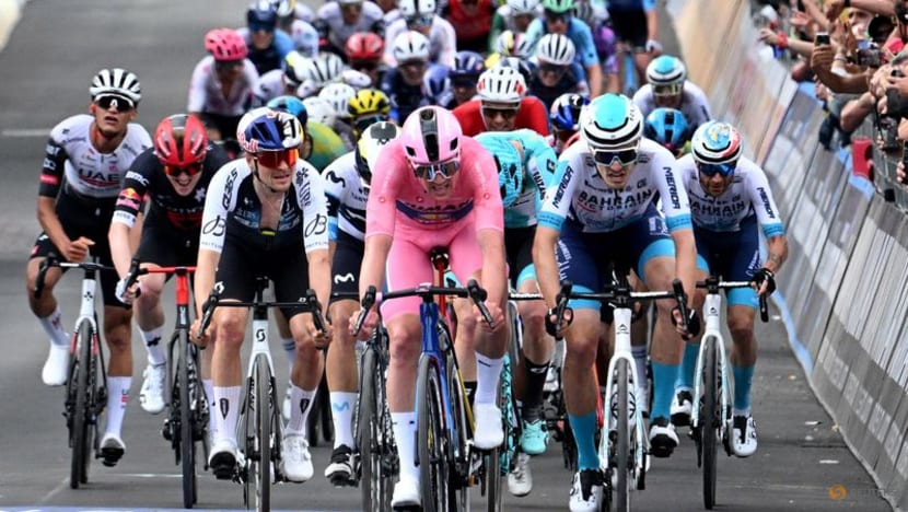 Giro leader Pedersen sprints to another stage victory