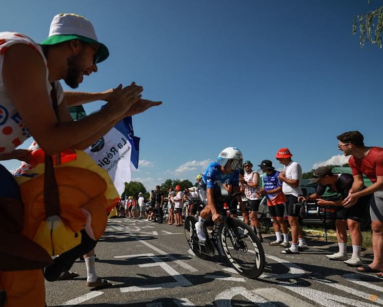 Movistar's Rubio out of Tour de France after Alpe d'Huez crash