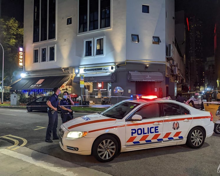 'I knew I had to stop him': Men who helped to fend off attacker at Beach Road