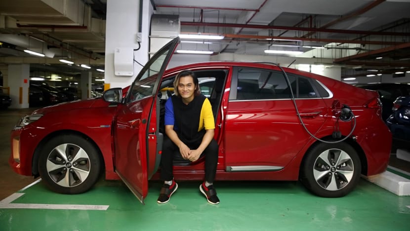 Despite more charging points, obstacles abound to keep electric car sales from moving into fast lane