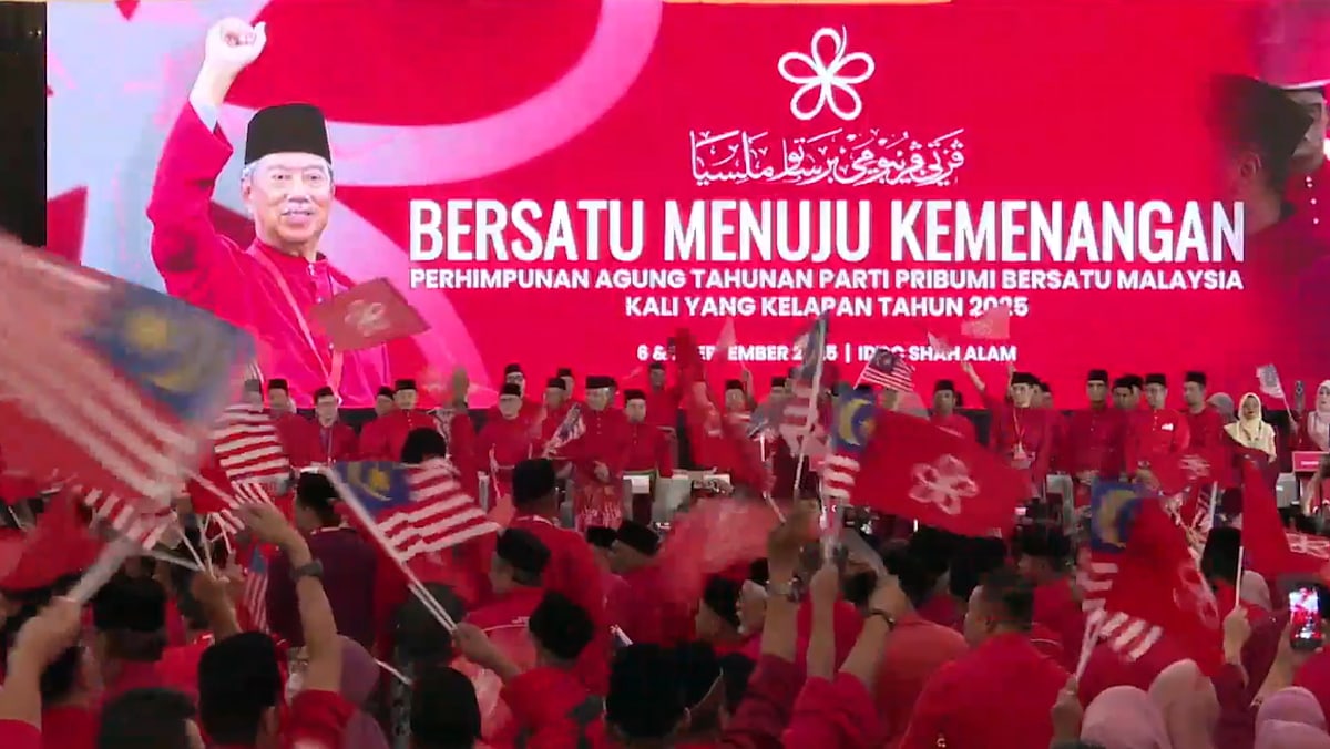 Tensions flare at Bersatu meeting as former PM Muhyiddin slams plan to unseat him as party president