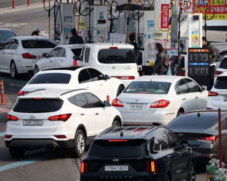 South Korea considers nationwide driving curbs as oil prices soar