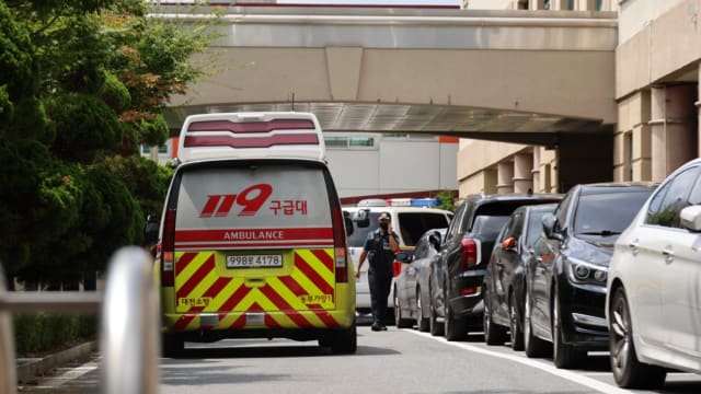 韩国又发生持刀伤人事件 高中教师学校内遇袭