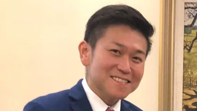 利用外交邮包服务邮寄药品和名表 司长涉欺诈等被控
