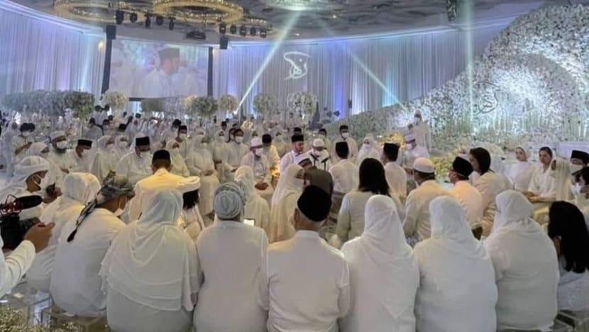 Neelofa, keluarga didenda RM60,000 kerana langgar peraturan COVID-19 Neelofa, keluarga didenda RM60,000 kerana langgar peraturan COVID-19